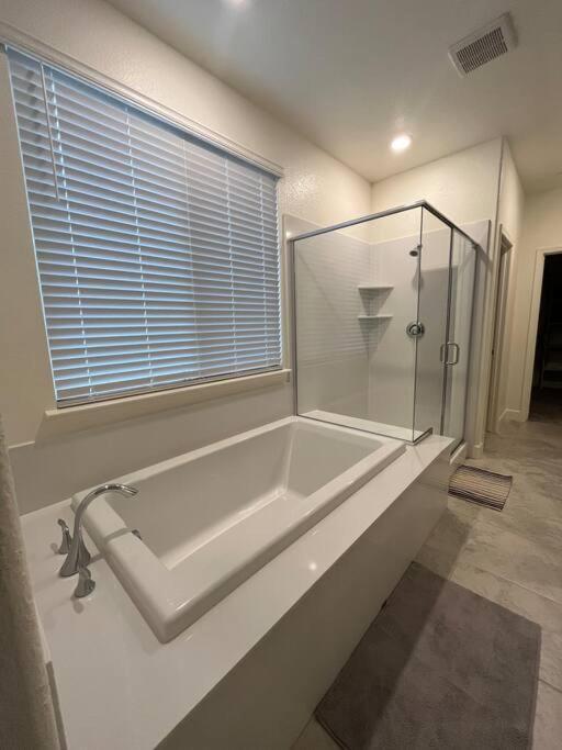 Brand-New, Beautiful & Stylish Home In Sacramento! المظهر الخارجي الصورة